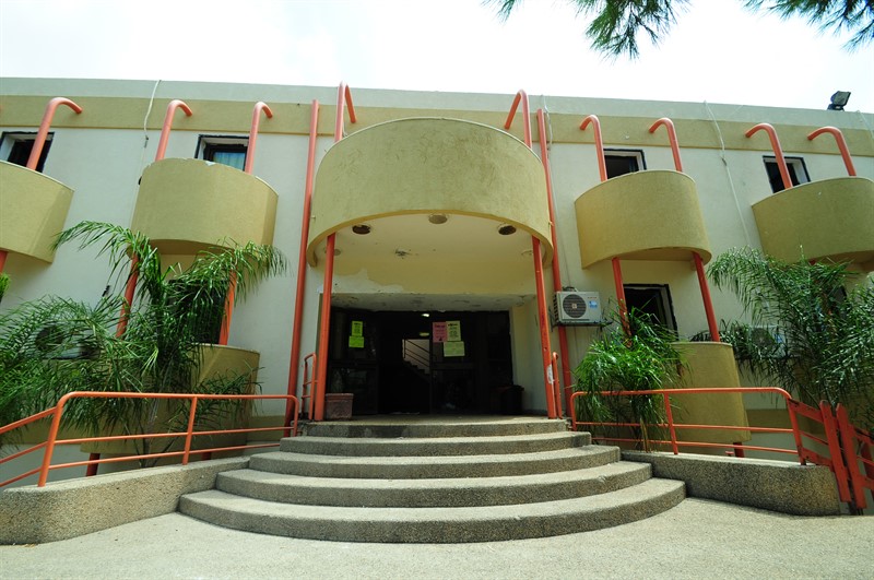 HMM_8041_800x531 (1)