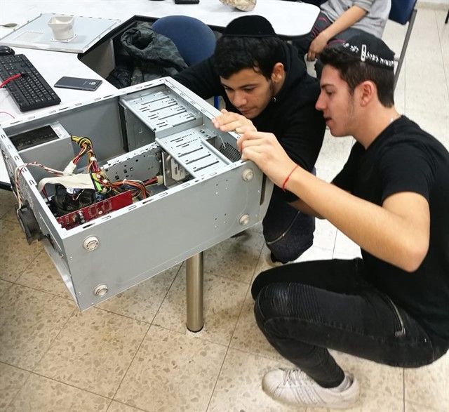 WhatsApp Image 2018-07-03 at 1.55.33 PM (4)_640x587