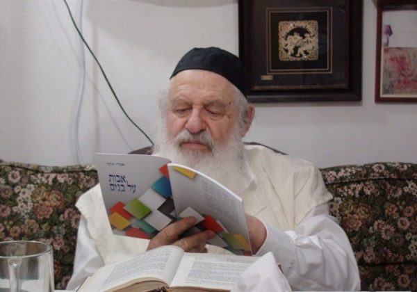 הרב אורי זוהר בוידאו על אבות ובנים